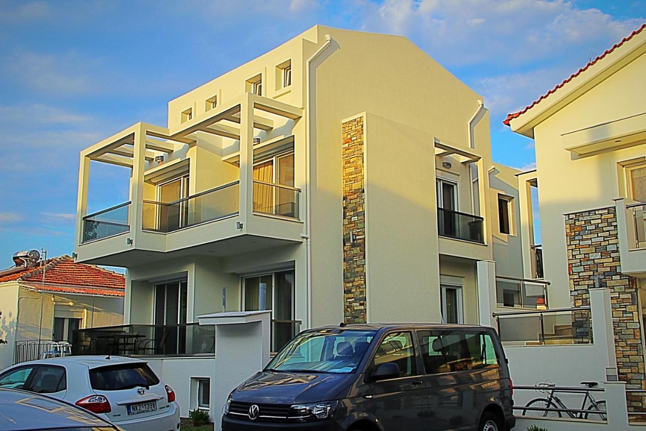 Sky Rays Luxury Apartments Nikiti  Eksteriør billede