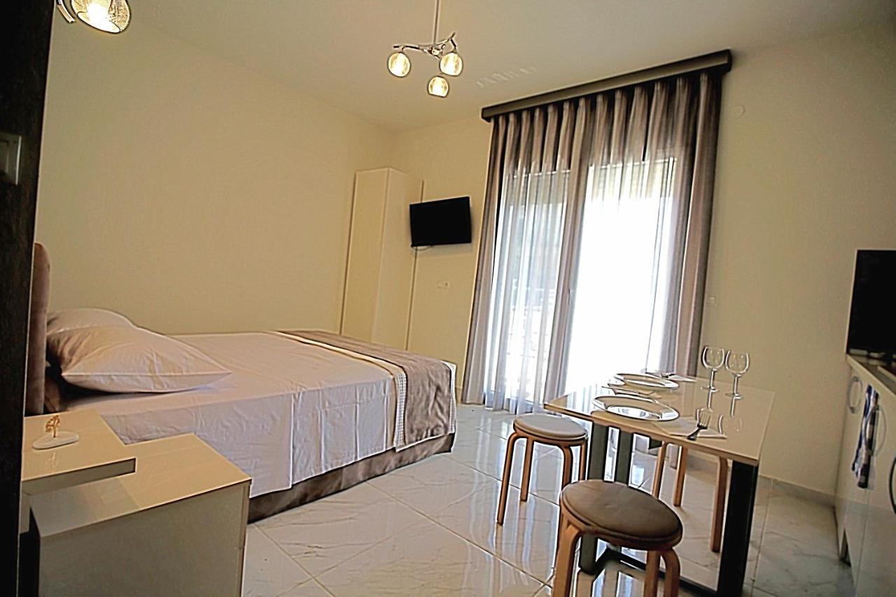 Sky Rays Luxury Apartments Nikiti  Eksteriør billede