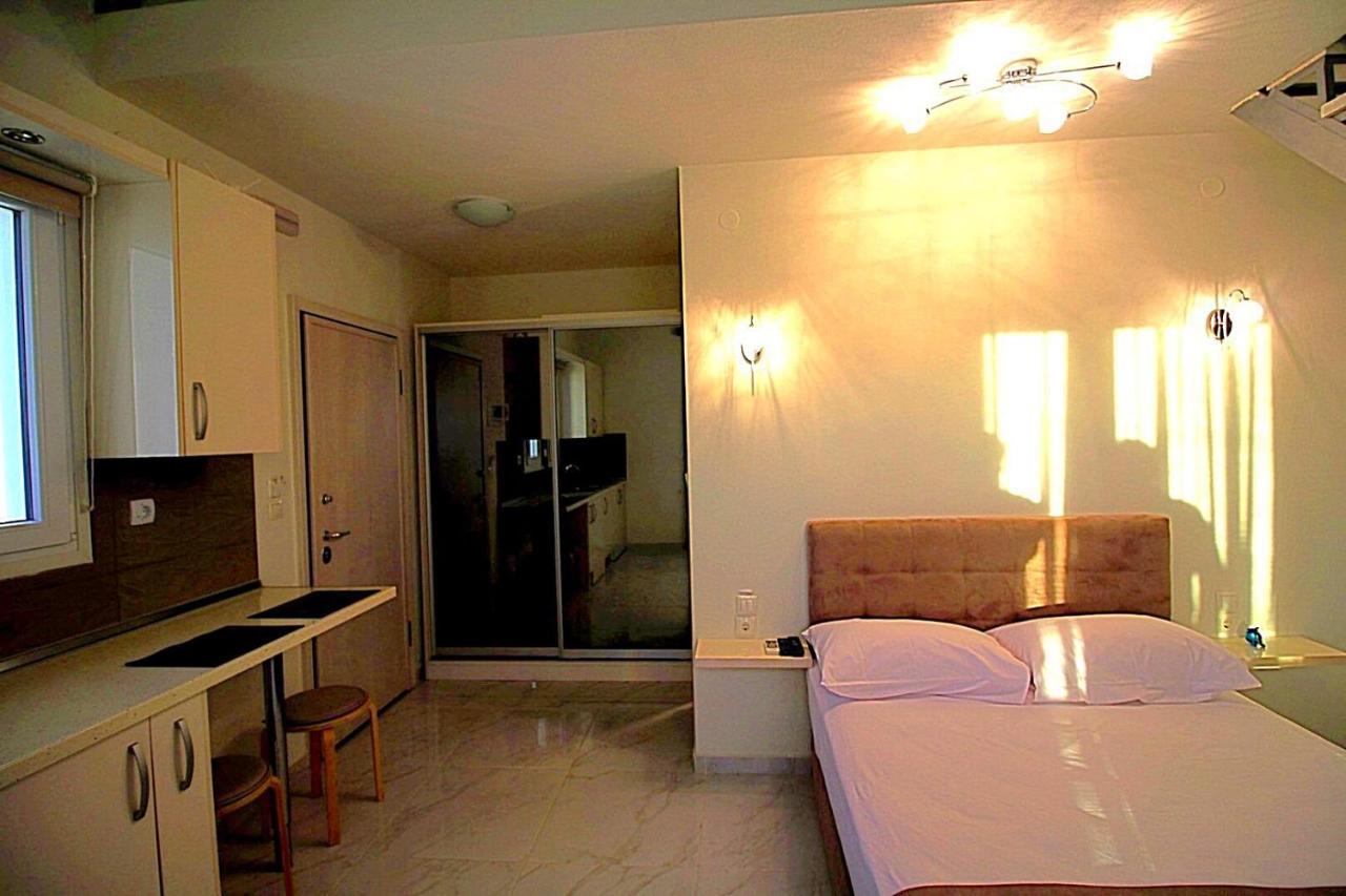 Sky Rays Luxury Apartments Nikiti  Eksteriør billede