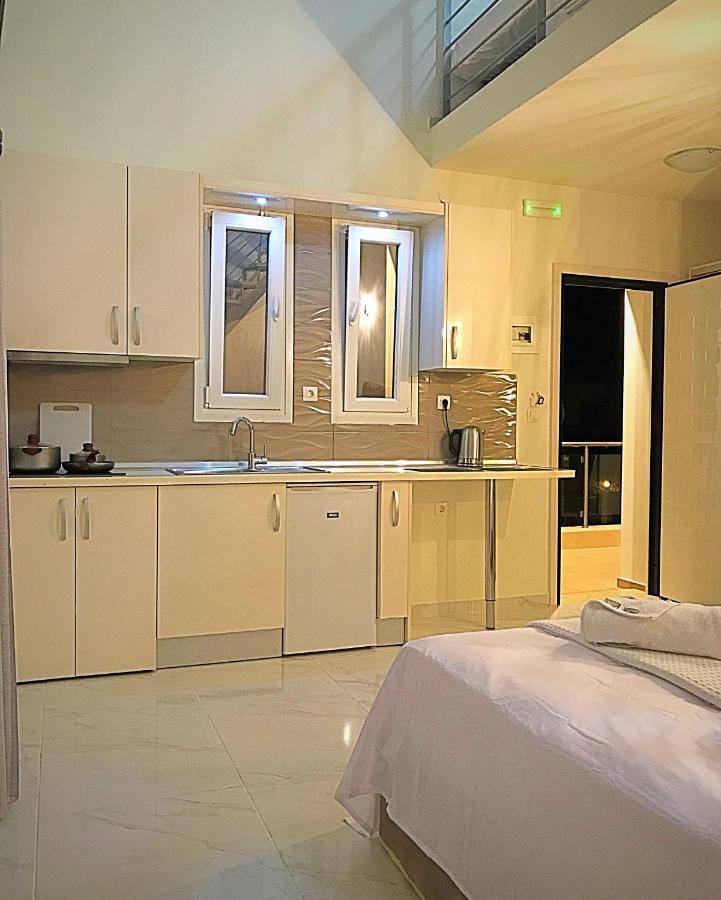 Sky Rays Luxury Apartments Nikiti  Eksteriør billede