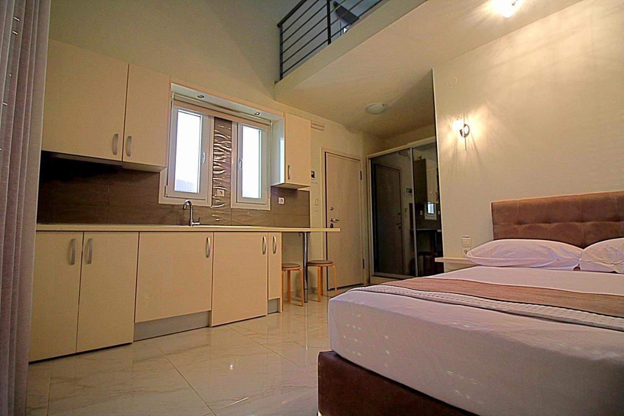 Sky Rays Luxury Apartments Nikiti  Eksteriør billede