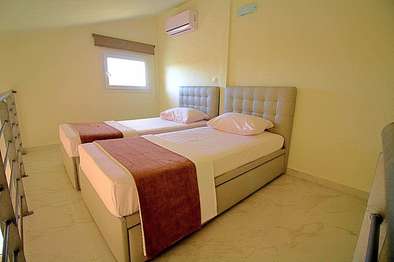 Sky Rays Luxury Apartments Nikiti  Eksteriør billede